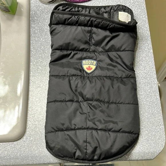 Roots Black Quilted Dog Vest with Water-Resistant Fabric - Picture 1 of 3